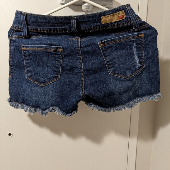 Denim shorts - Picture 4 of 4